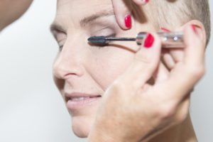 -mascara-look-good-feel-better-oog-opslag-wimpers-make-up-kanker-chemo-aandacht-tips-advies-hoe-verwijderen.-