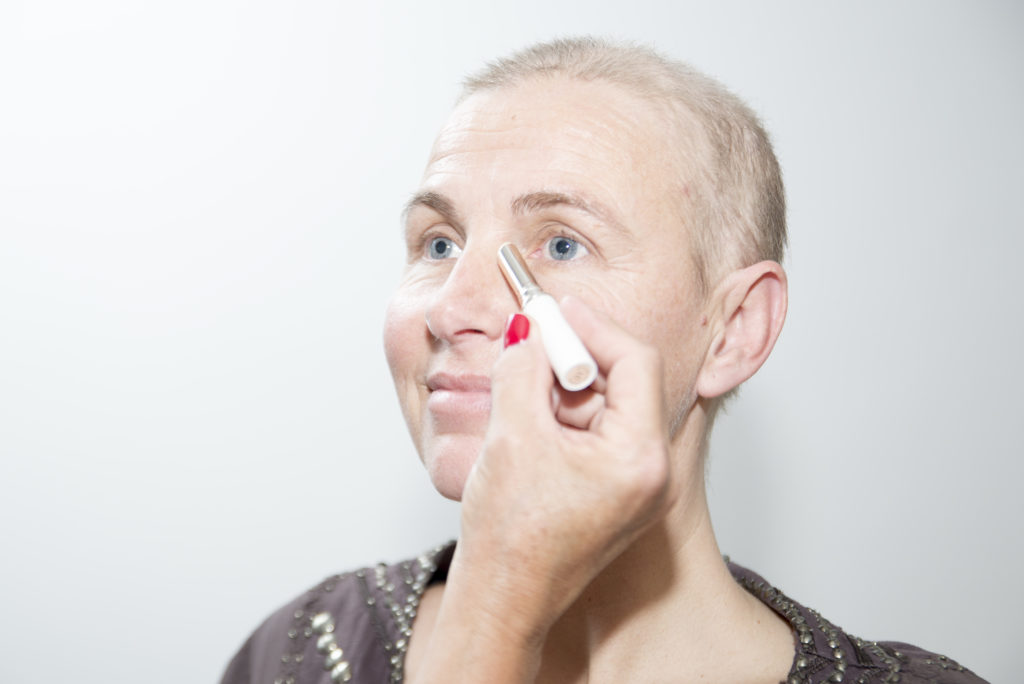 camoufleren-look-good-feel-better-wallen-rode-vlekken-rood-huid-vermoeid-frisse-uitstraling-uiterlijk-verzorging-aandacht-advies-kanker-chemo-bestraling