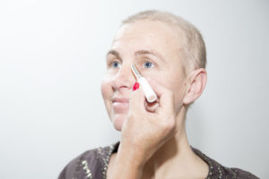 camoufleren-look-good-feel-better-wallen-rode-vlekken-rood-huid-vermoeid-frisse-uitstraling-uiterlijk-verzorging-aandacht-advies-kanker-chemo-bestraling